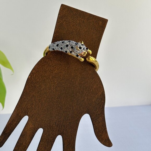 Vintage Leopard Head Bracelet, Hinged Gold Tone Bangle, Figural Cat Jewelry, Red - Picture 9 of 12